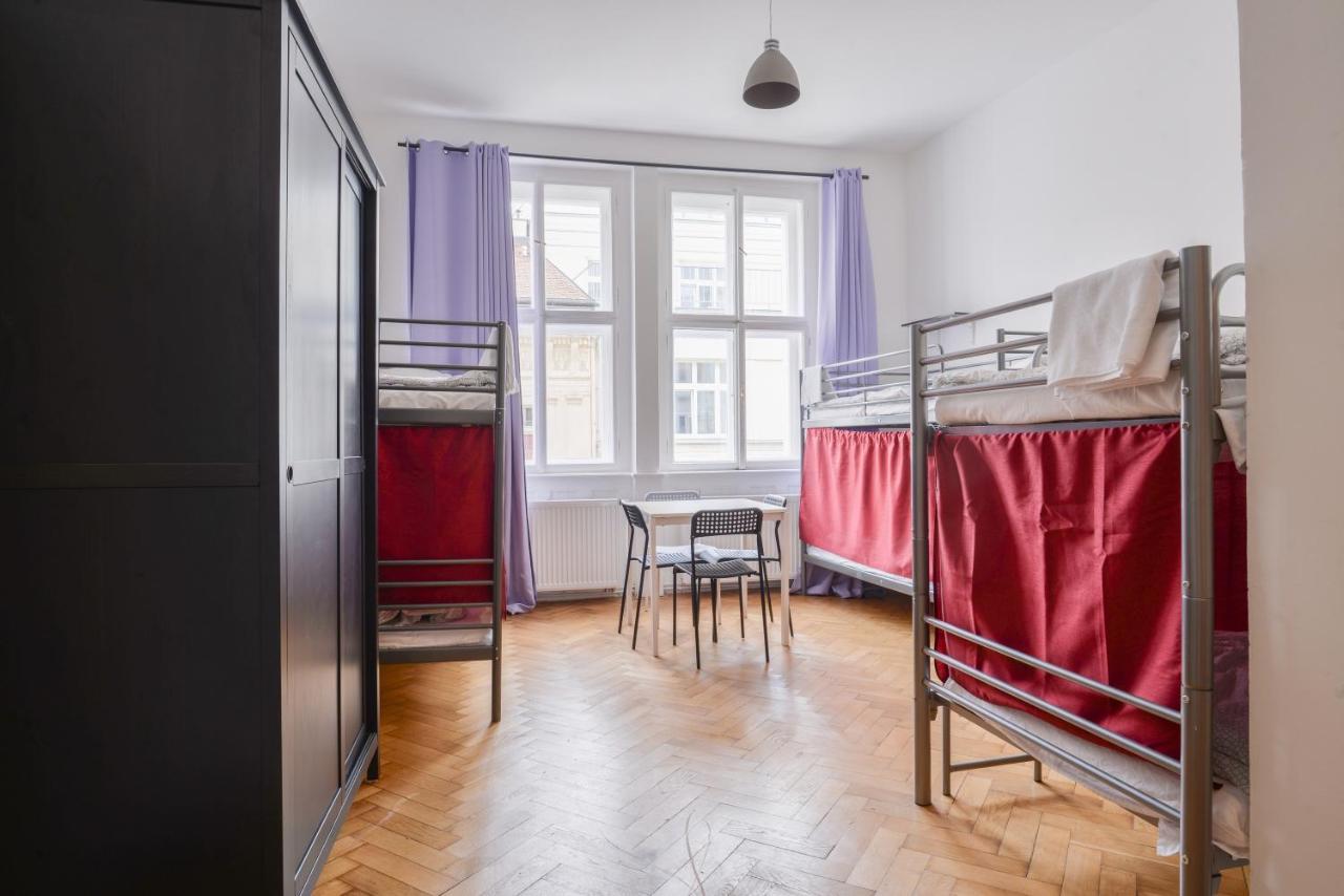 Globe Hostel Prague Adults Only Екстериор снимка