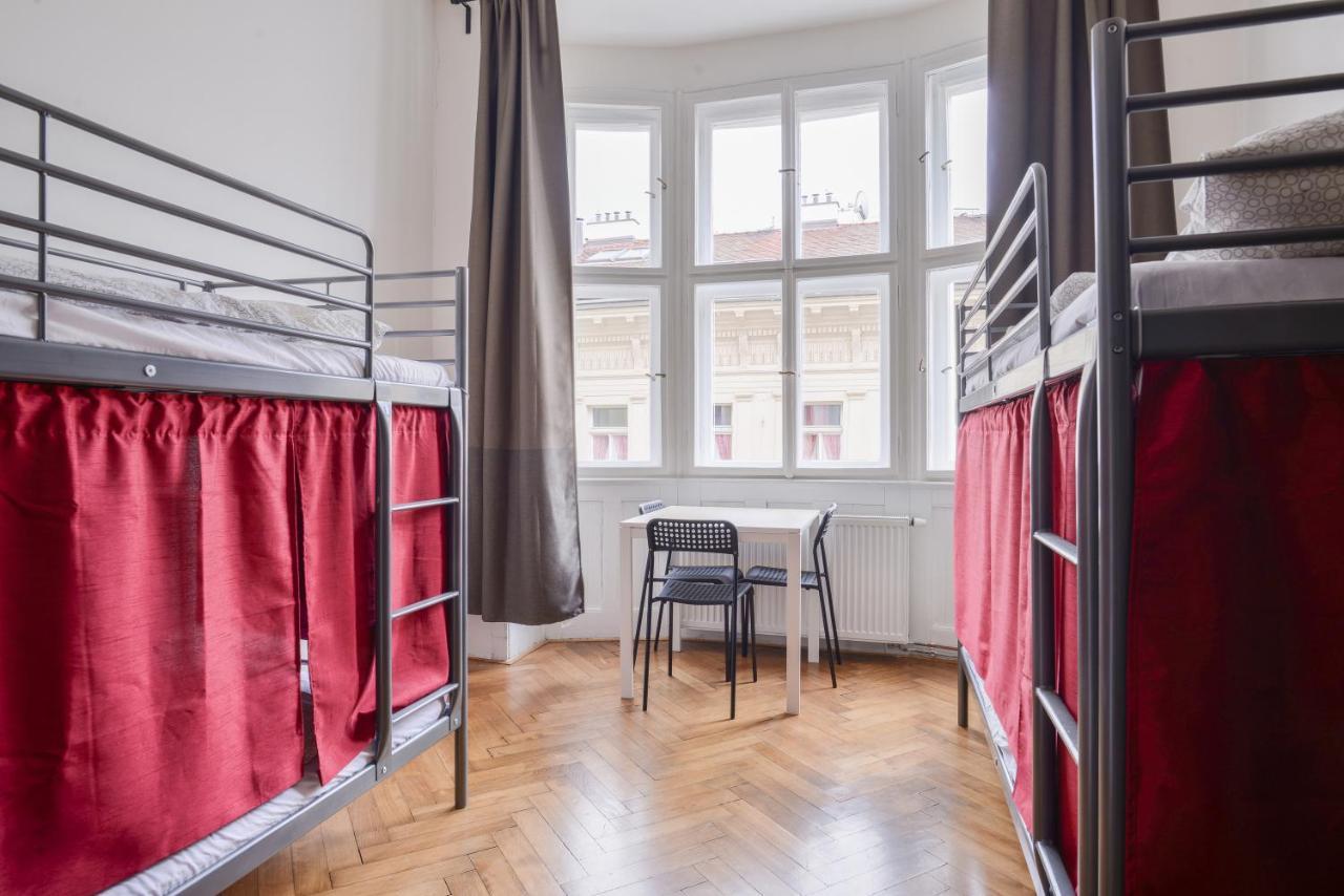 Globe Hostel Prague Adults Only Екстериор снимка