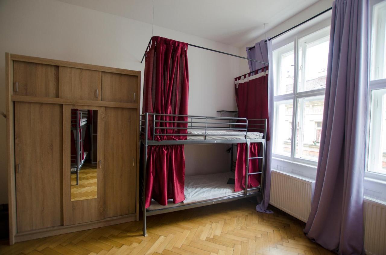Globe Hostel Prague Adults Only Екстериор снимка