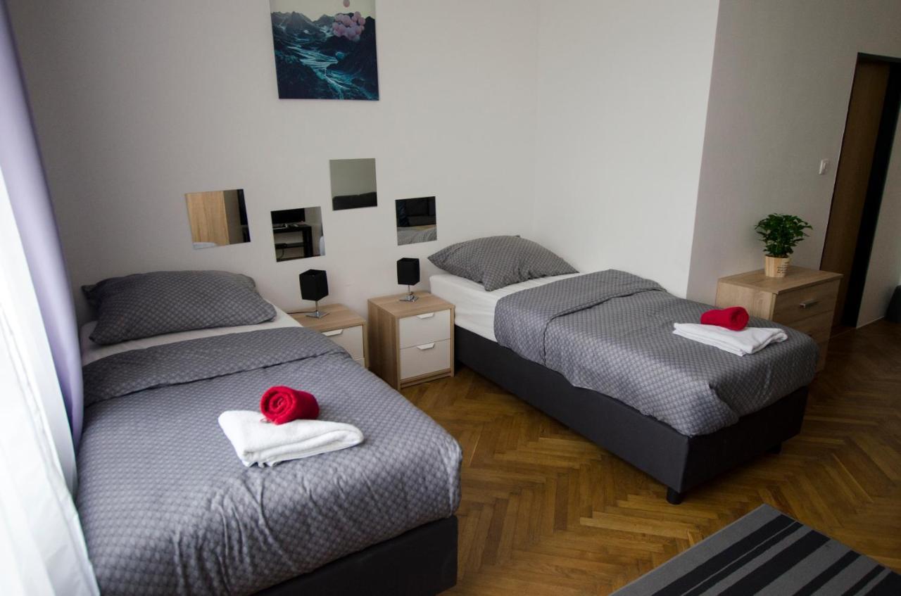 Globe Hostel Prague Adults Only Екстериор снимка