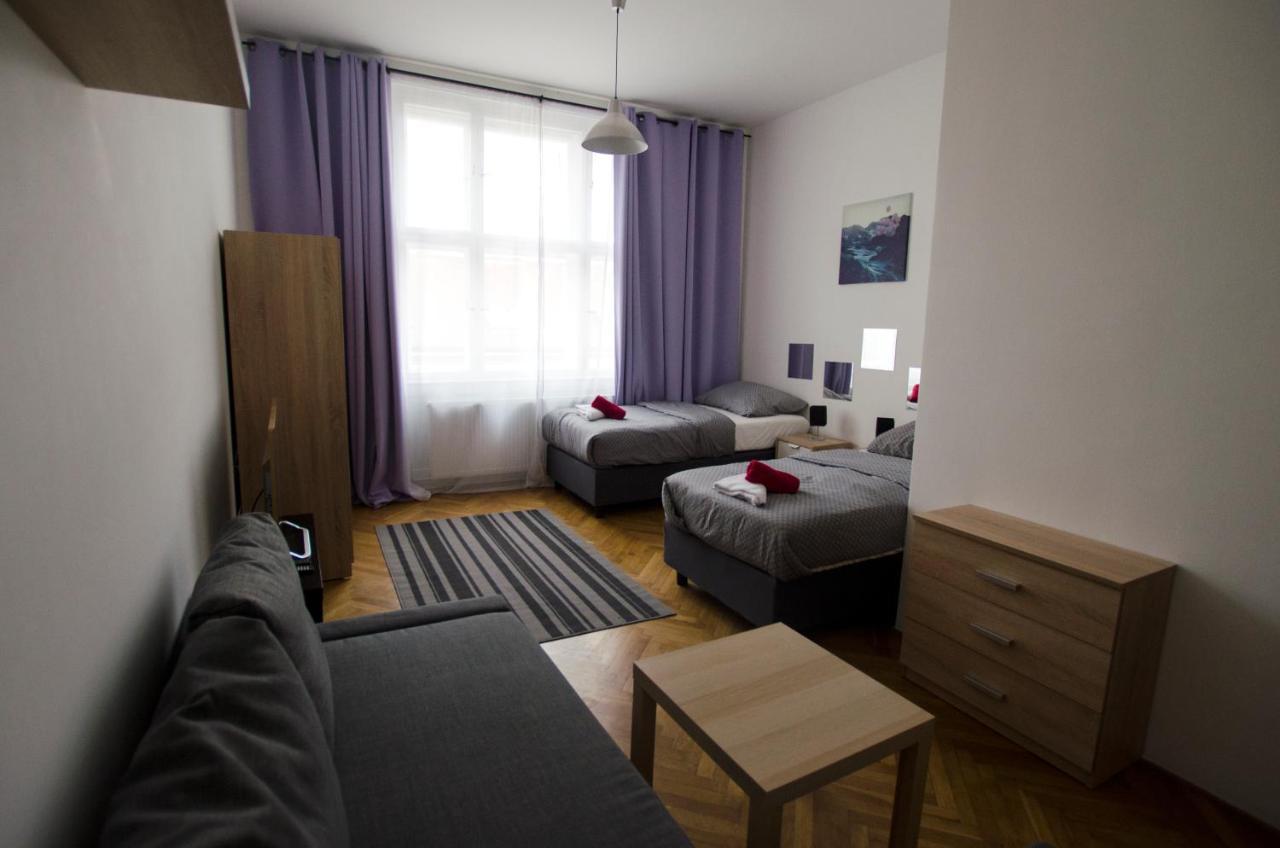 Globe Hostel Prague Adults Only Екстериор снимка