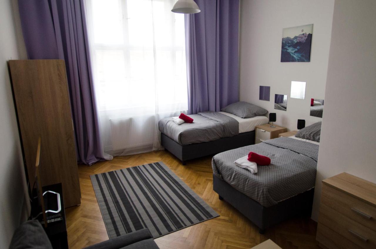 Globe Hostel Prague Adults Only Екстериор снимка