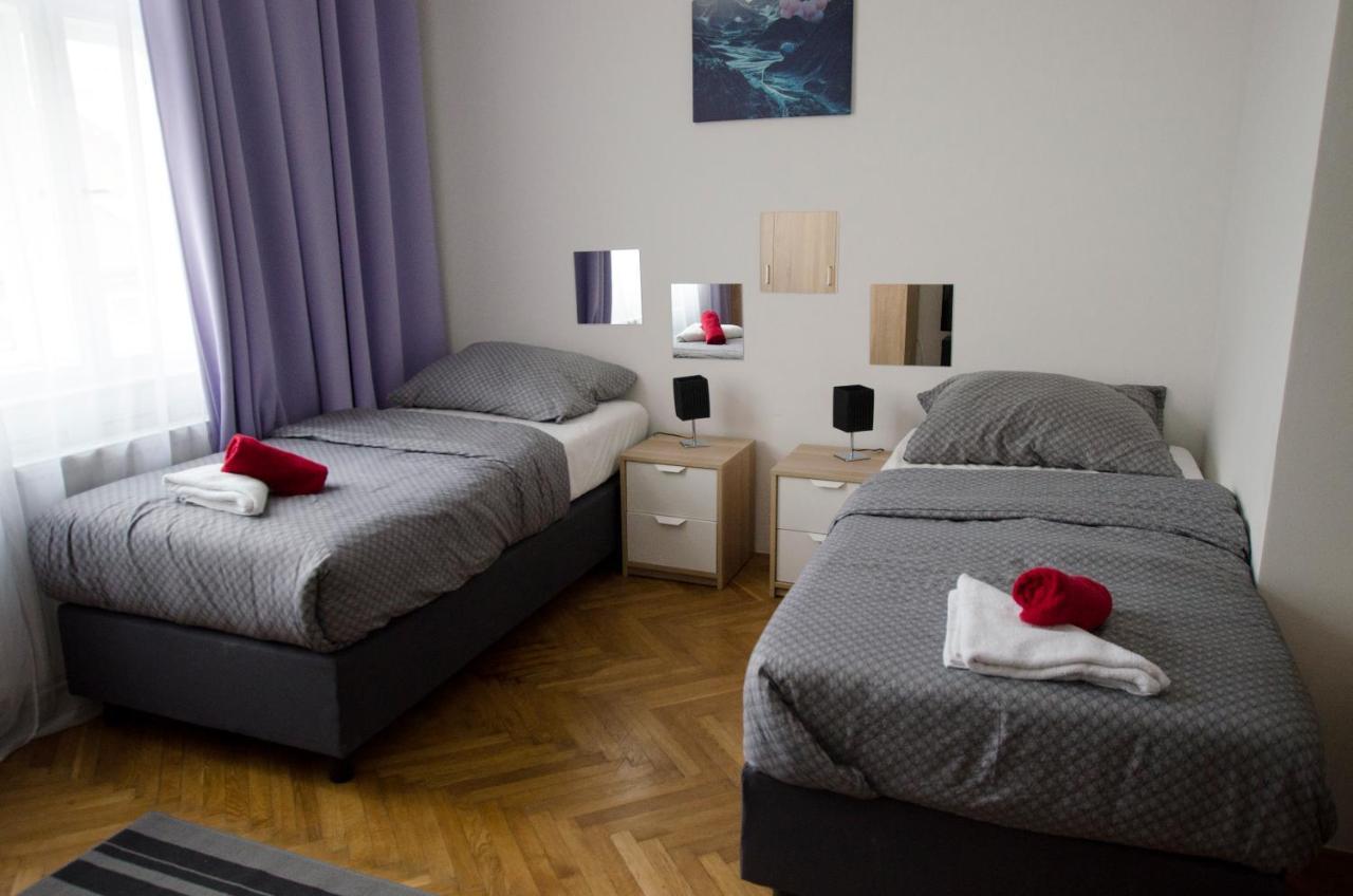 Globe Hostel Prague Adults Only Екстериор снимка