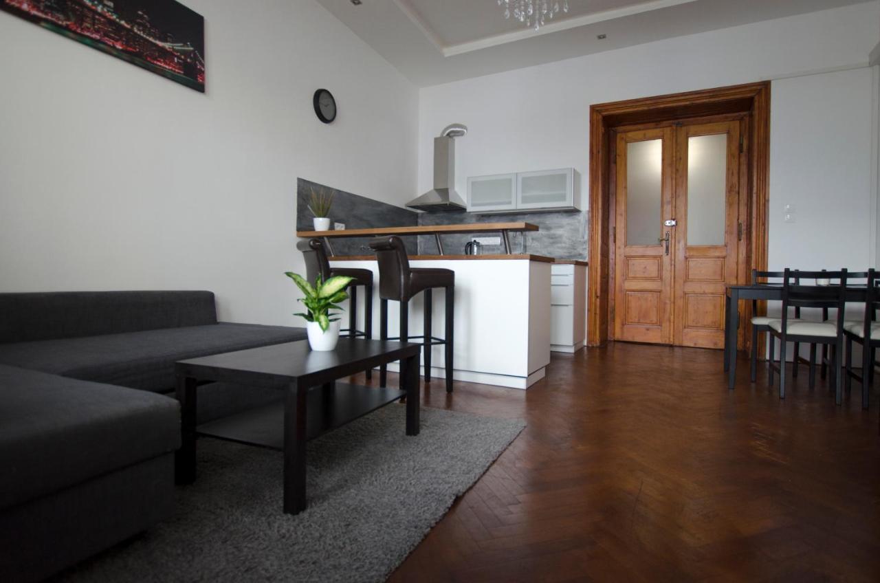 Globe Hostel Prague Adults Only Екстериор снимка