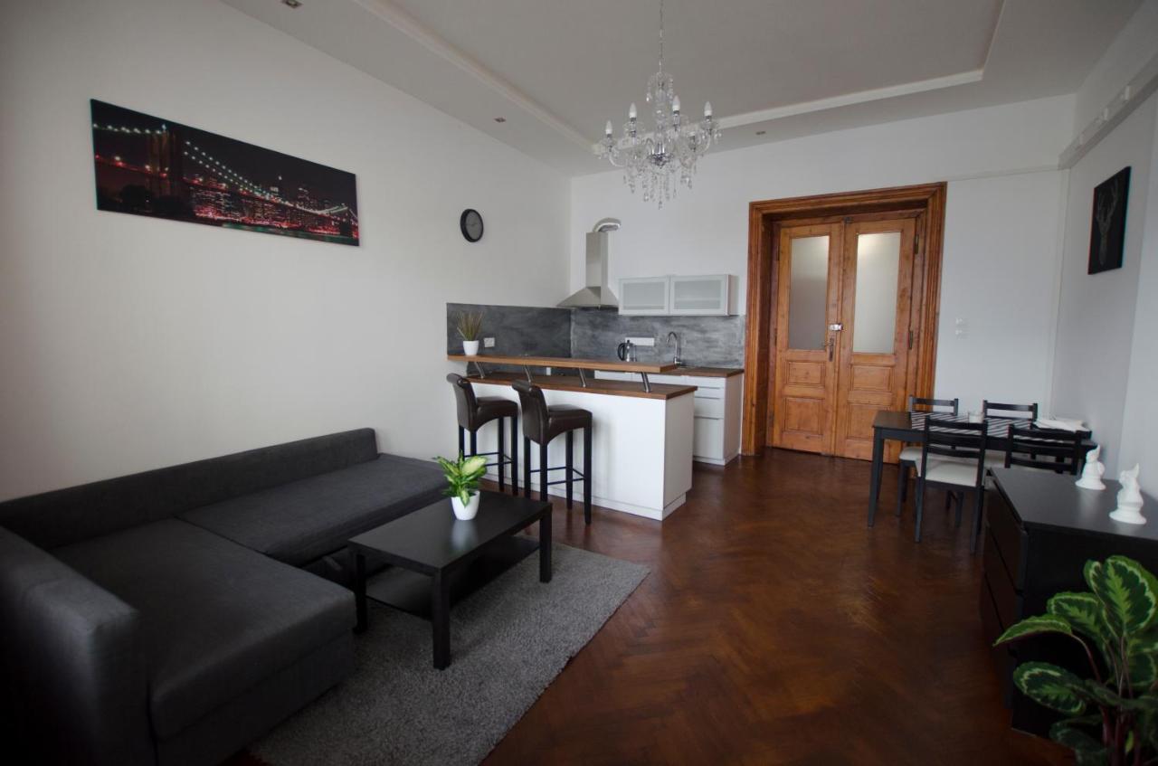 Globe Hostel Prague Adults Only Екстериор снимка