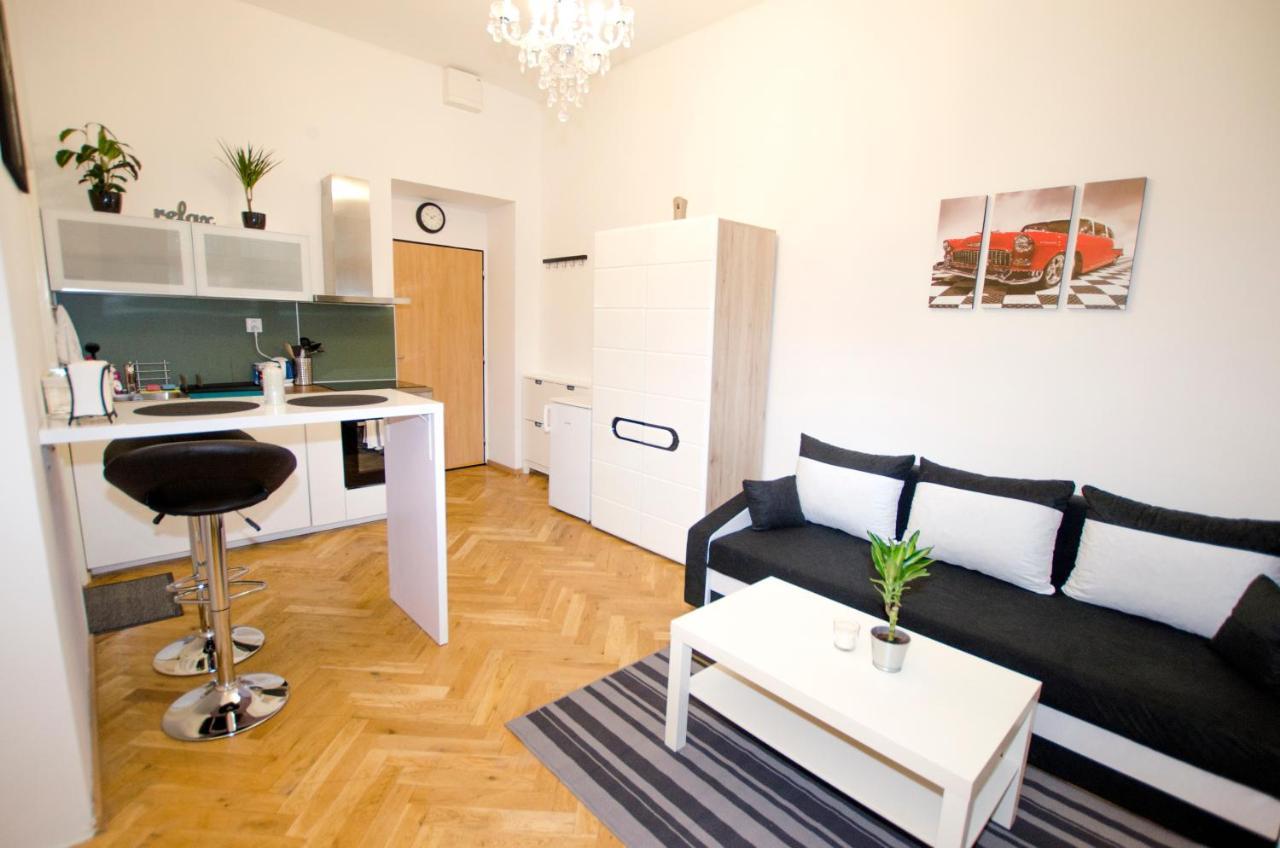 Globe Hostel Prague Adults Only Екстериор снимка
