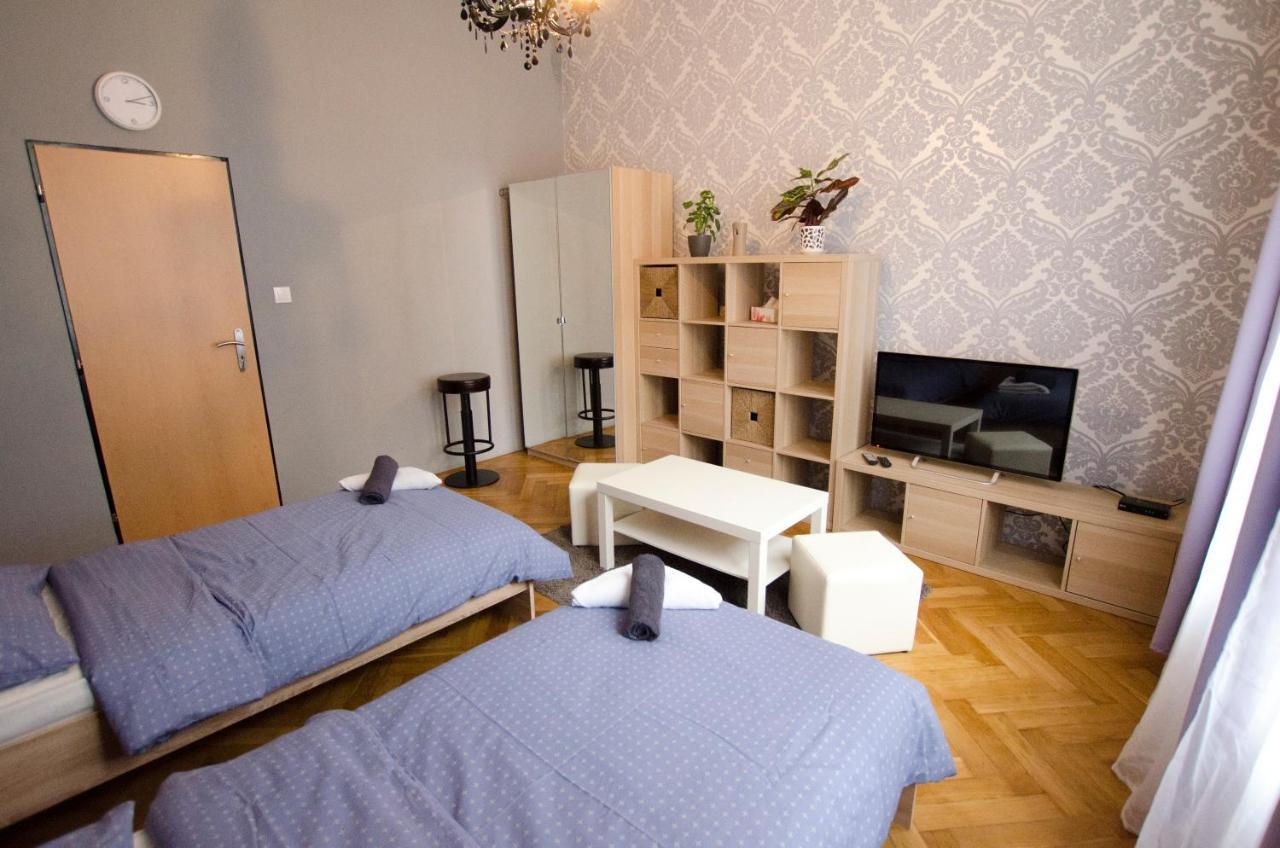 Globe Hostel Prague Adults Only Екстериор снимка