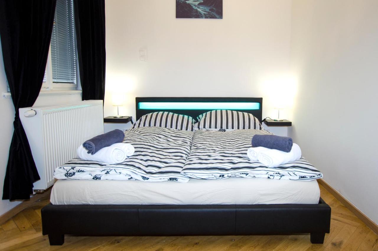 Globe Hostel Prague Adults Only Екстериор снимка
