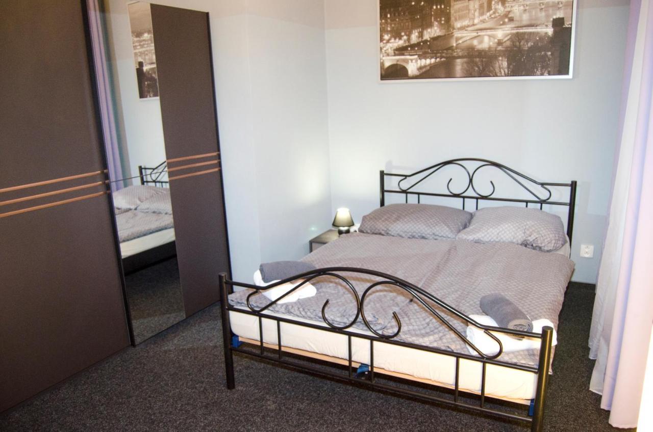 Globe Hostel Prague Adults Only Екстериор снимка