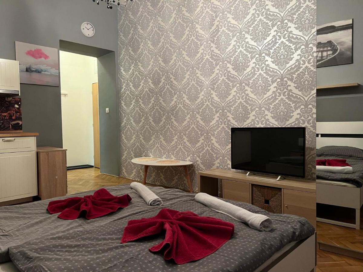 Globe Hostel Prague Adults Only Екстериор снимка
