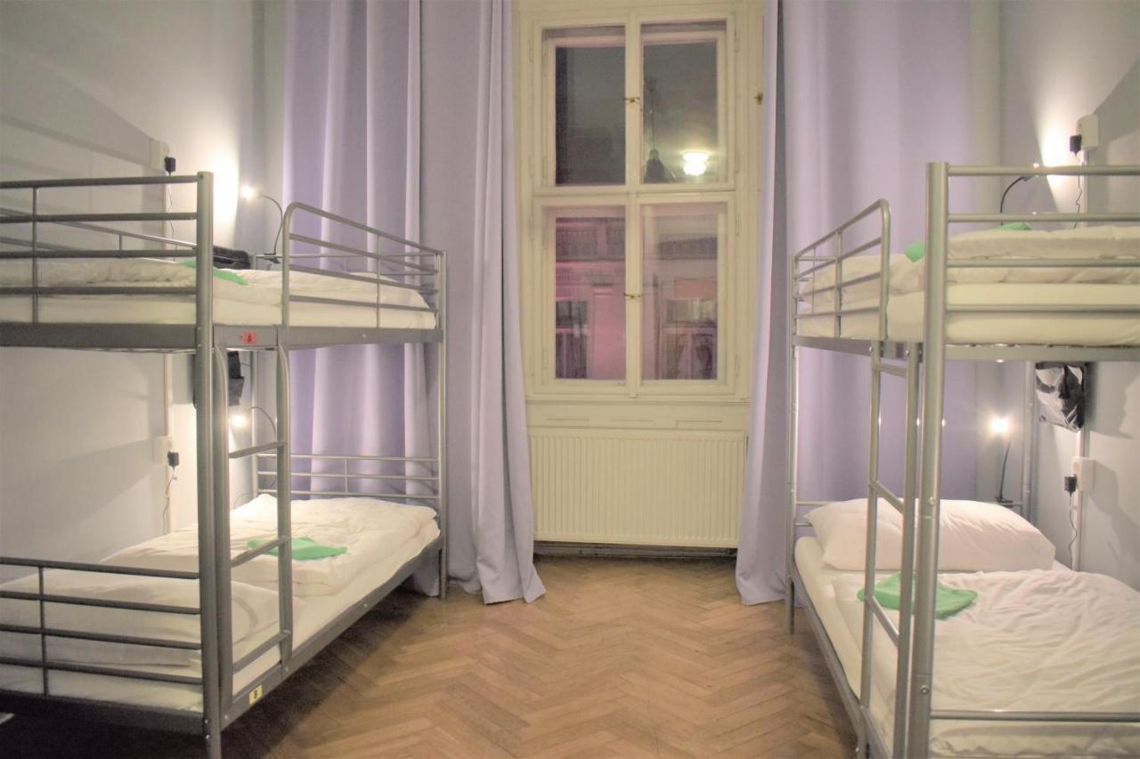 Globe Hostel Prague Adults Only Екстериор снимка