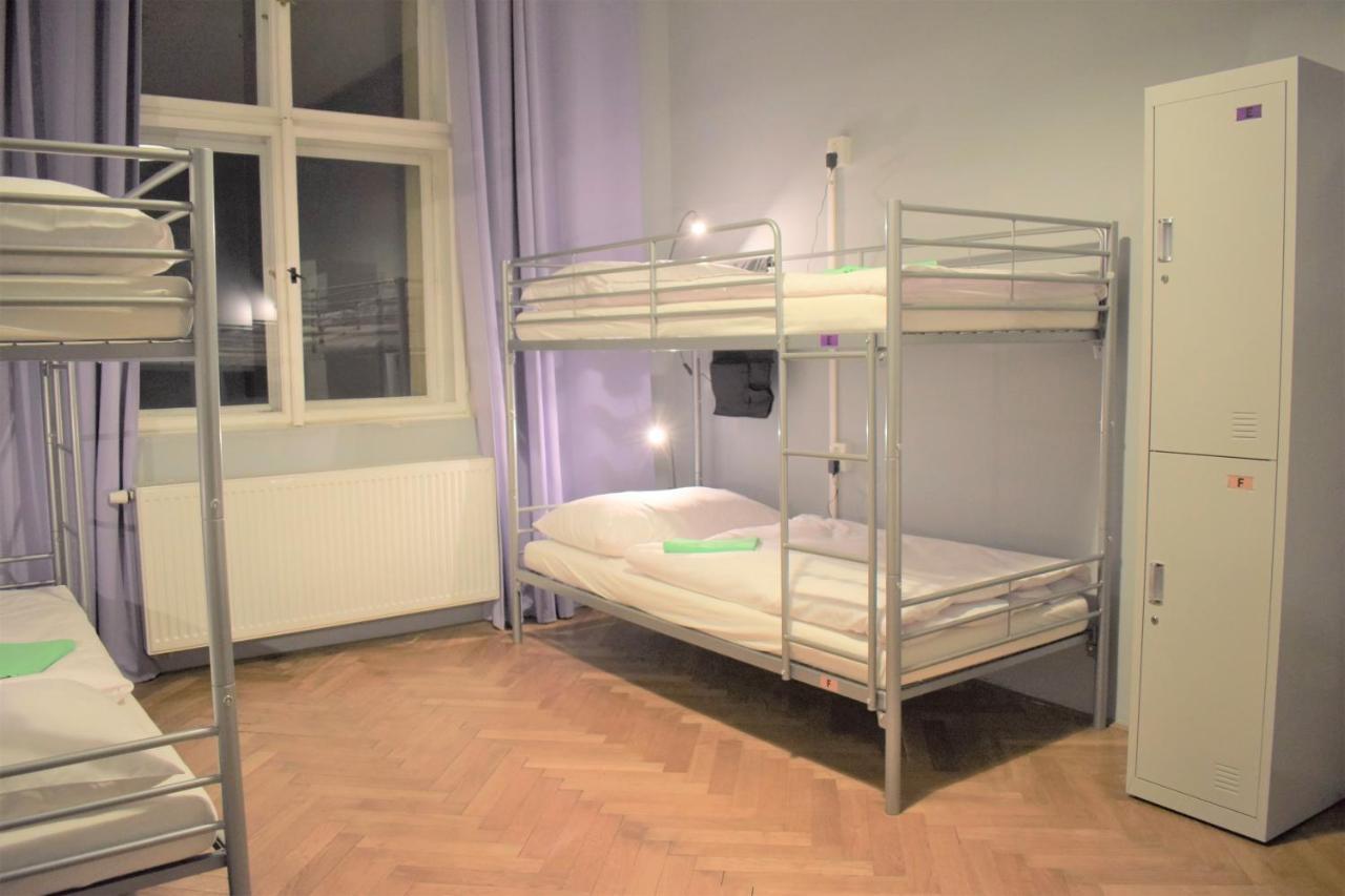 Globe Hostel Prague Adults Only Екстериор снимка