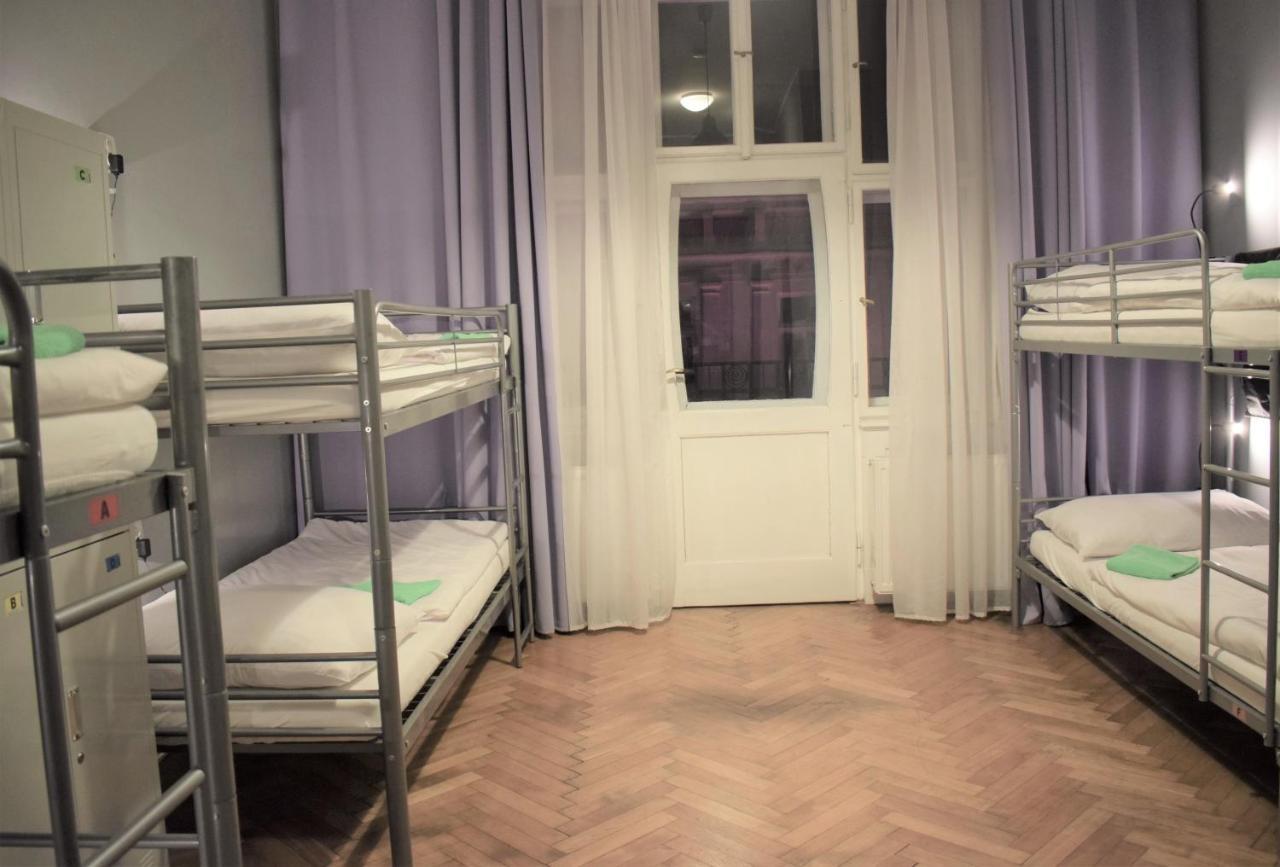 Globe Hostel Prague Adults Only Екстериор снимка