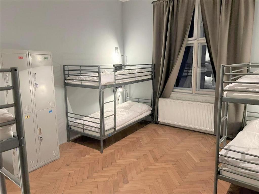 Globe Hostel Prague Adults Only Екстериор снимка