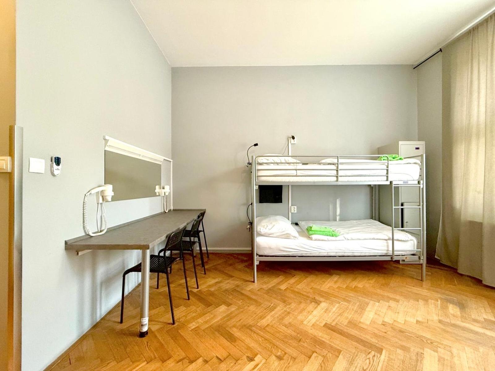 Globe Hostel Prague Adults Only Екстериор снимка